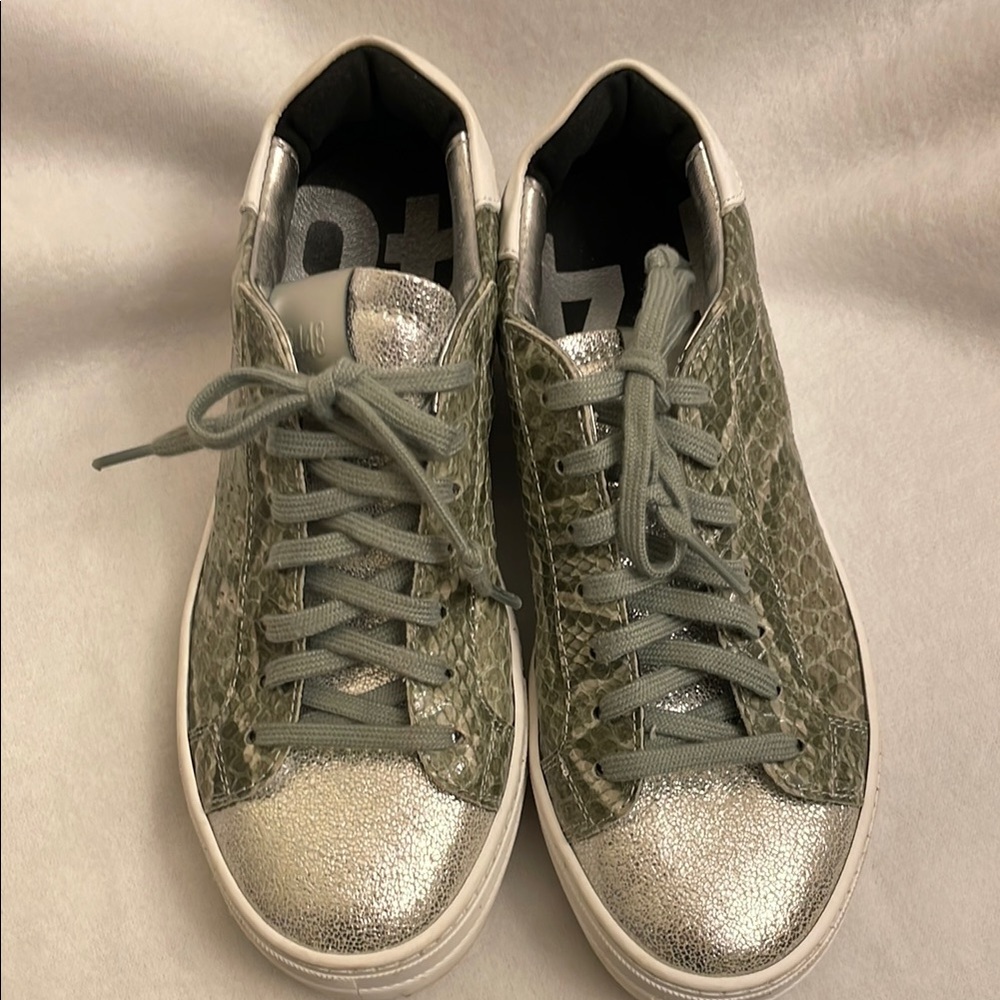 P448 Silver and Green/Grey Sneakers size 6.5
In wonderful preowned condition